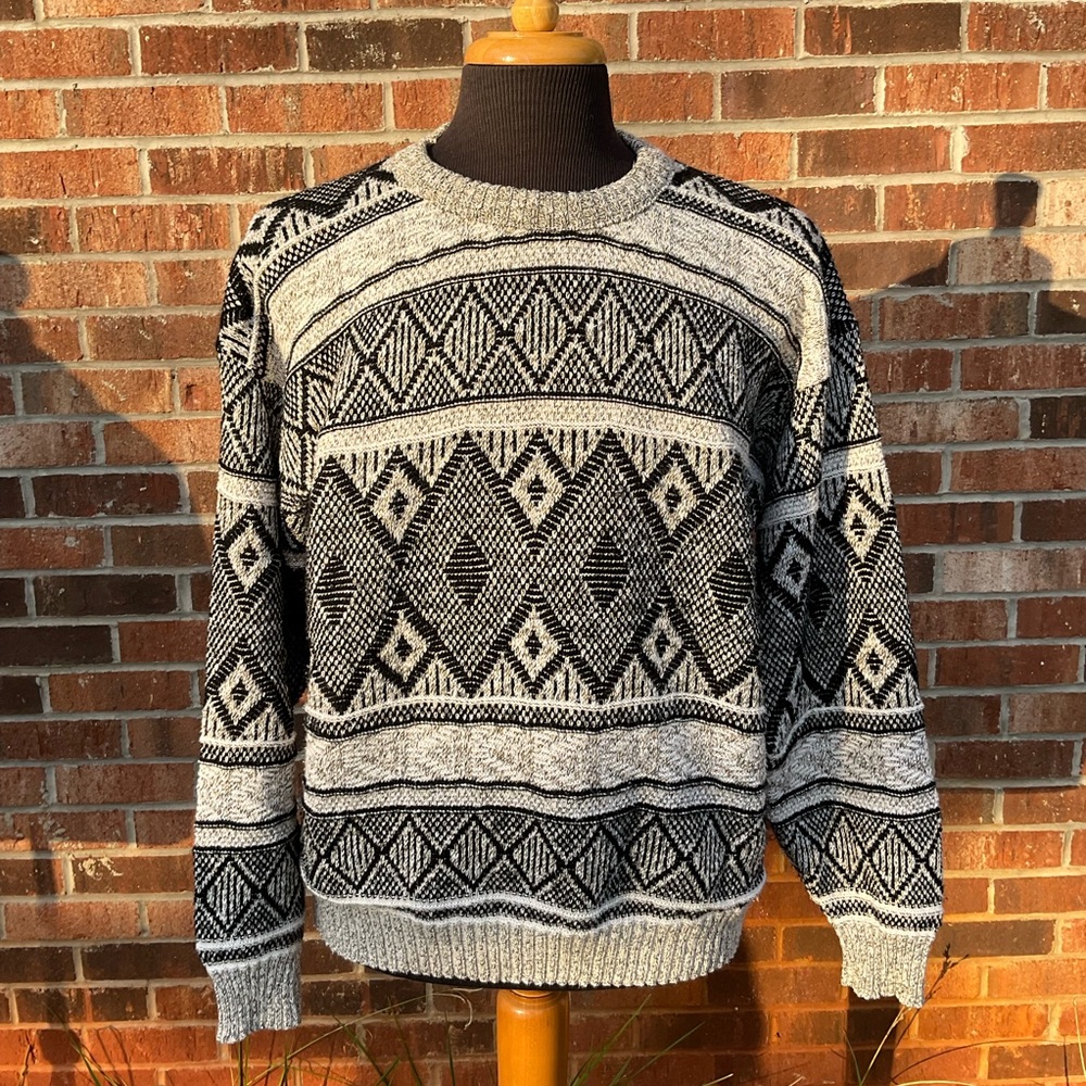 Vintage Sweater Graphix Knitted Black and White Sweater